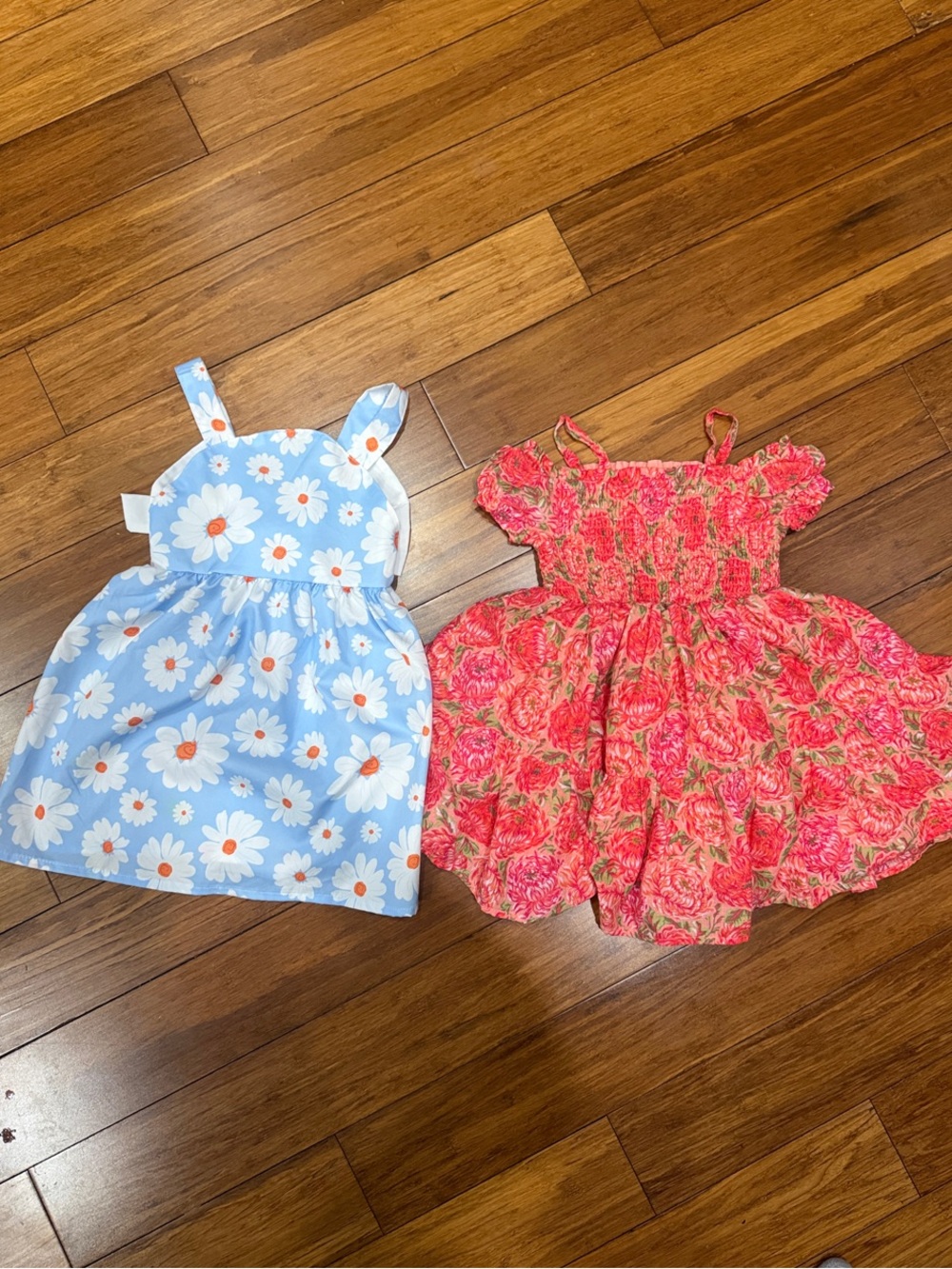 Bundle 2-3 Y Kids Dresses Haute Hippie Floral+ daisy print Halter like new